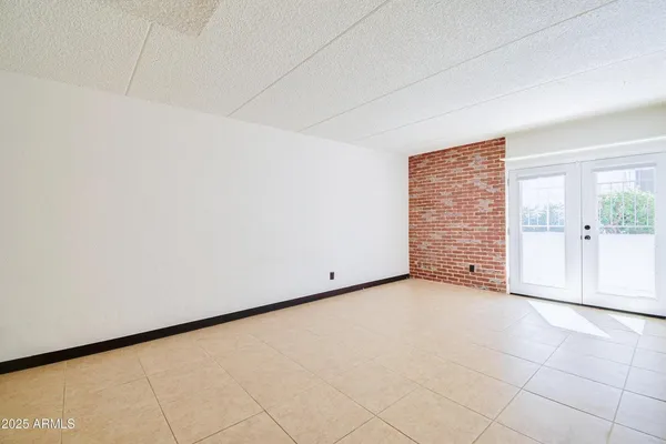 $1,295 | 3416 North 44th Street, Unit 8, Phoenix, AZ 85018