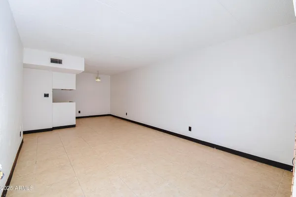 $1,295 | 3416 North 44th Street, Unit 8, Phoenix, AZ 85018