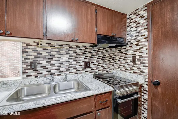 $1,295 | 3416 North 44th Street, Unit 8, Phoenix, AZ 85018