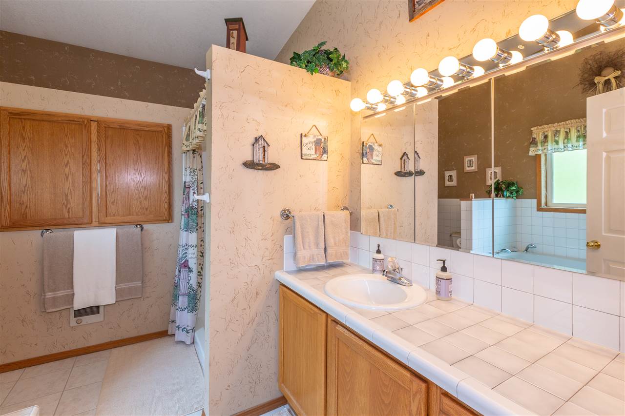 4505 North Woodlawn Road Spokane Valley, WA 99216 - Photo 8 of 20