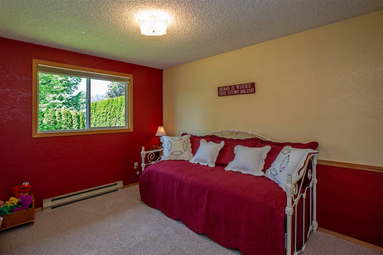 4505 North Woodlawn Road Spokane Valley, WA 99216 - Photo 9 of 20