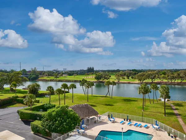 $319,900 | 336 Golfview Road, Unit 605, North Palm Beach, FL 33408