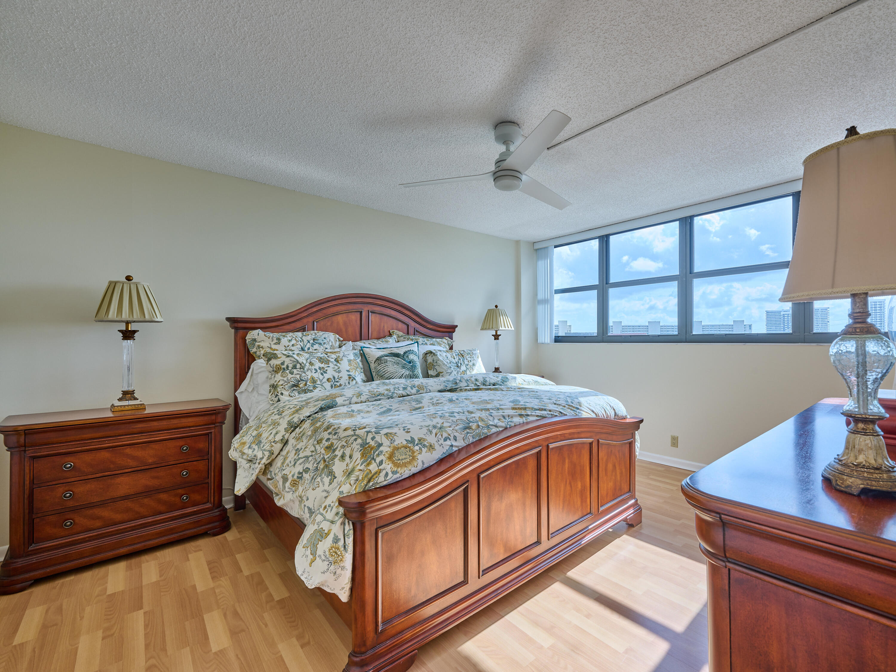 336 Golfview Road, Unit 605 North Palm Beach, FL 33408 - Photo 12 of 26 C PYL 0029