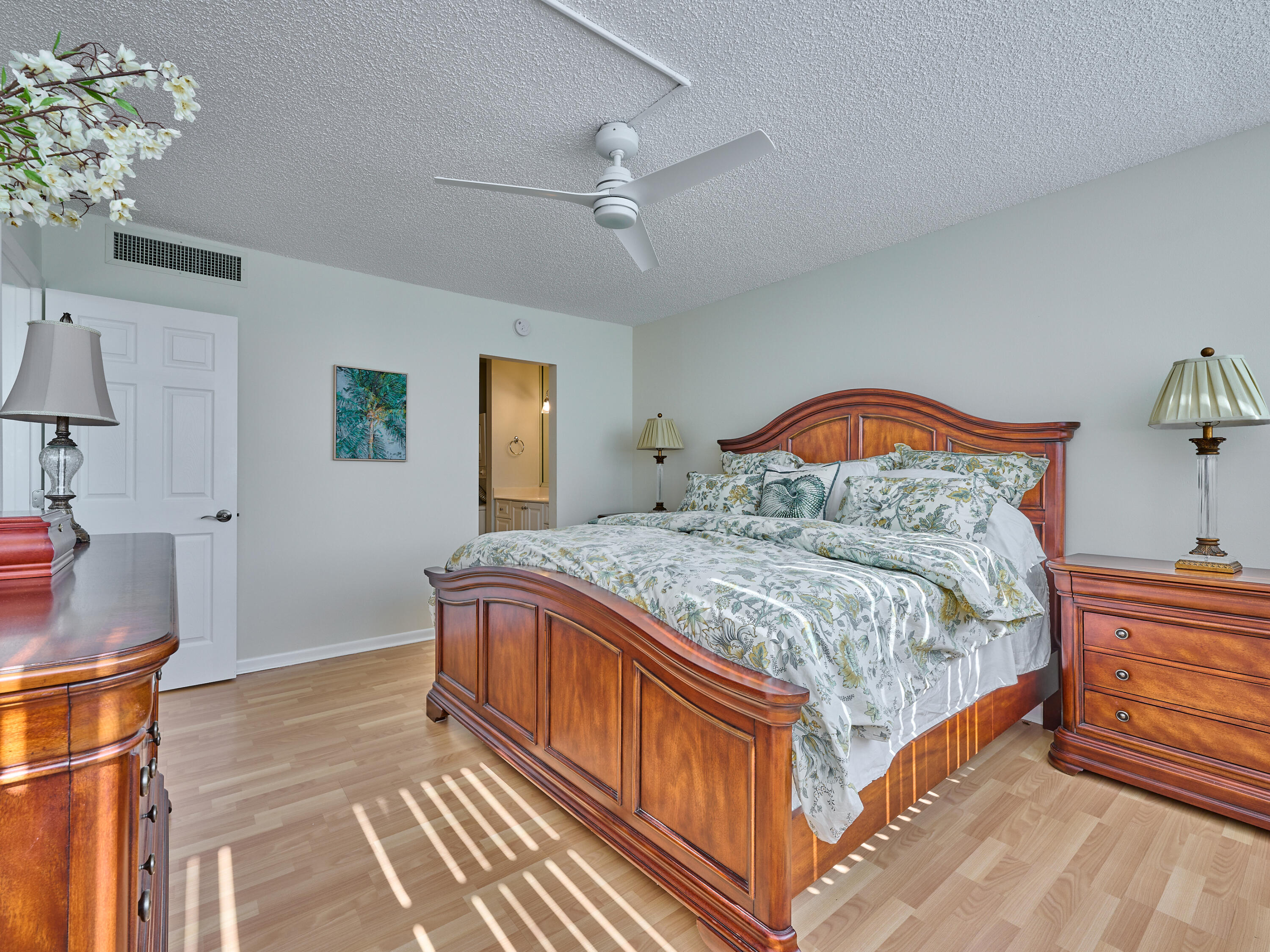 336 Golfview Road, Unit 605 North Palm Beach, FL 33408 - Photo 13 of 26 C PYL 0034