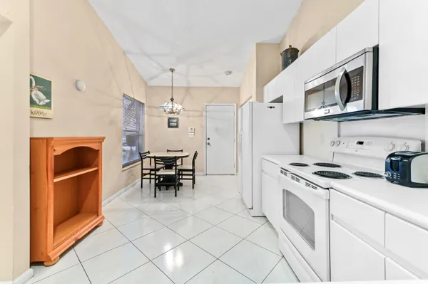 $3,000 | 7192 Summer Tree Drive, Boynton Beach, FL 33437