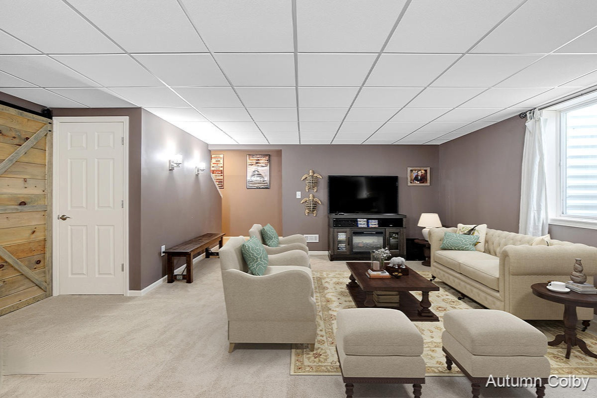 12099 Russell Ridge Cedar Springs, MI 49319 - Photo 26 of 38 FamilyRoom