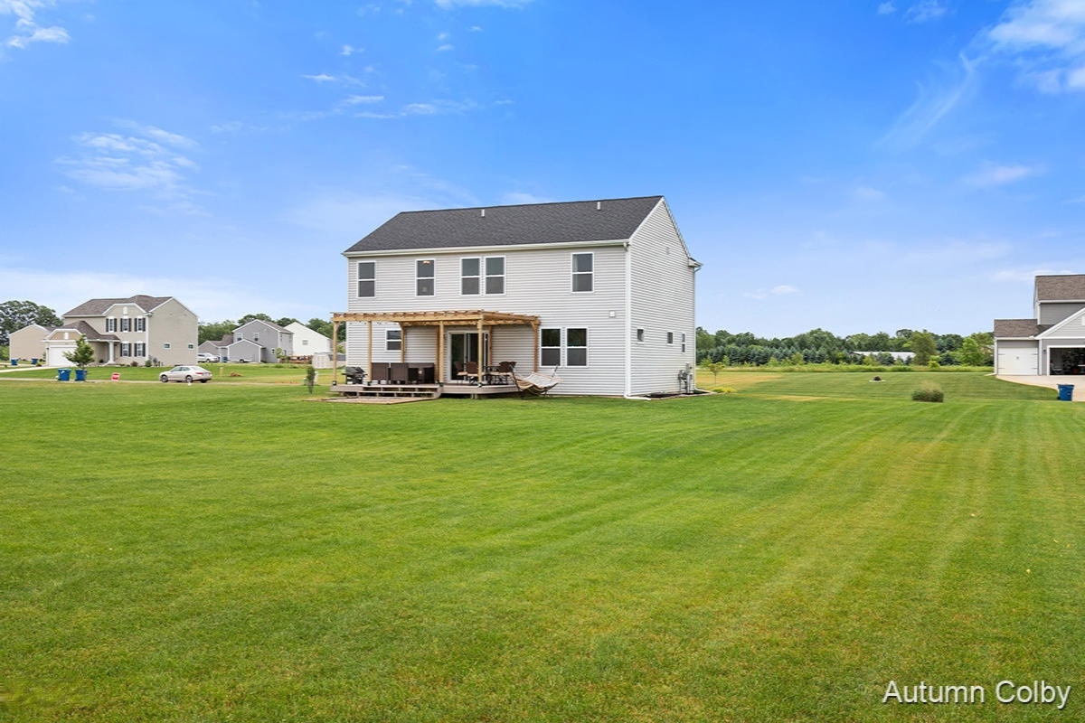 12099 Russell Ridge Cedar Springs, MI 49319 - Photo 33 of 38 IMG_1031