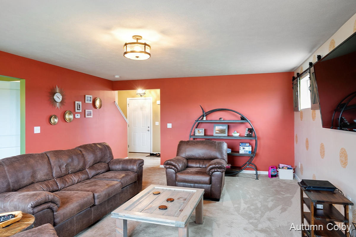 12099 Russell Ridge Cedar Springs, MI 49319 - Photo 7 of 38 IMG_1006
