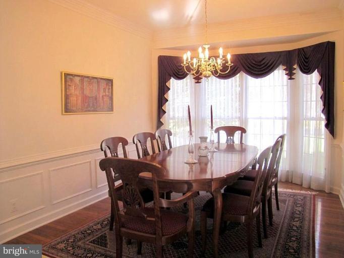 2701 Courthouse Oaks Road Vienna, VA 22181 - Photo 11 of 24 Dining Room