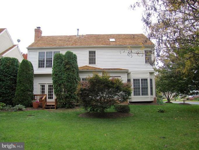 2701 Courthouse Oaks Road Vienna, VA 22181 - Photo 3 of 24 Exterior (Rear)