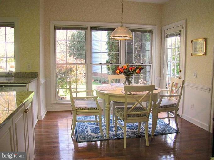 2701 Courthouse Oaks Road Vienna, VA 22181 - Photo 8 of 24 Breakfast Area