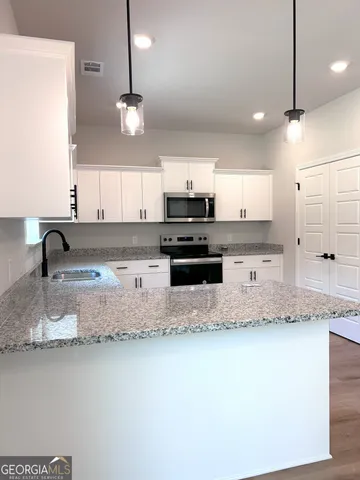 $2,400 | 281 West E Smith Road, Pembroke, GA 31321