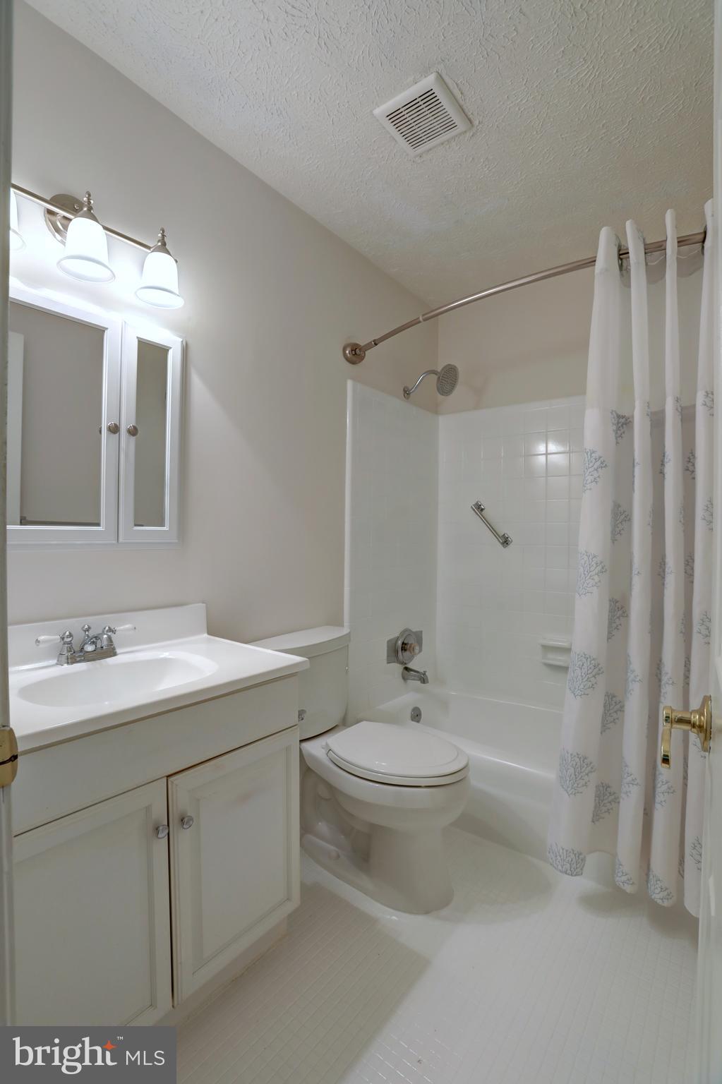 8355 Luce Court Springfield, VA 22153 - Photo 18 of 31 Upper Level Full Bathroom