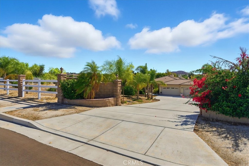 17715 Timberview Drive Riverside, CA 92504 - Photo 31 of 39 Gated entrance into the home.
