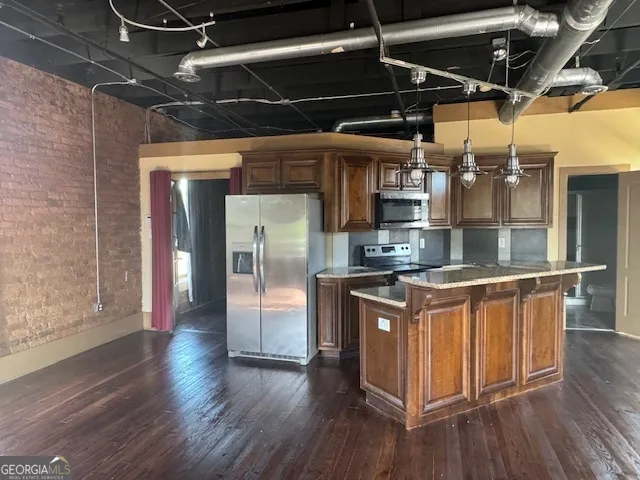 $1,350 | 2 North East Main Street, Hampton, GA 30228