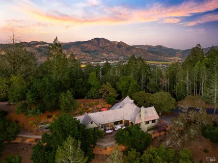 $1,795,000 | 1105 White Oak Drive, Santa Rosa, CA 95409