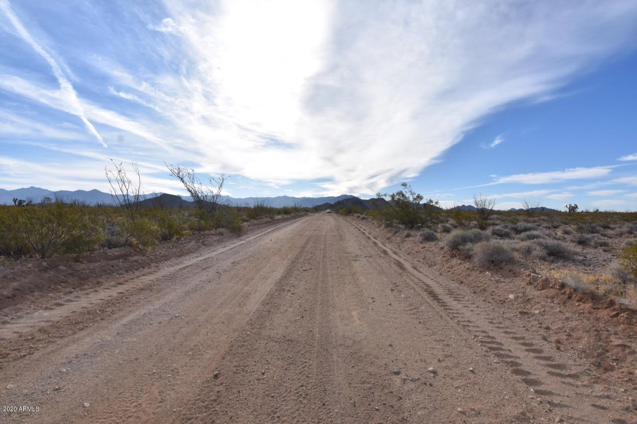3495 South Lone Ranger Road, Unit 3495 Yucca, AZ 86438 - Photo 9 of 15 Lone Ranger Rd - 9