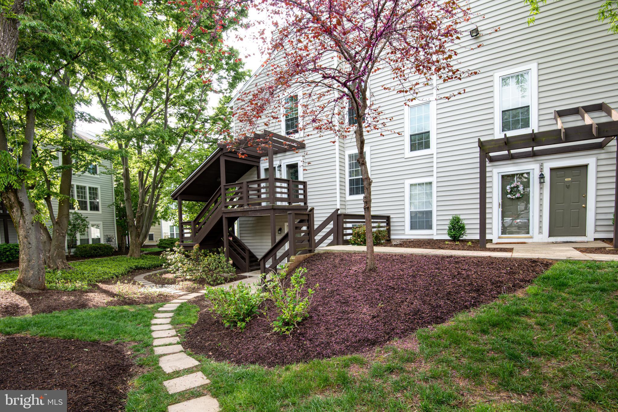 10065 Oakton Terrace Road, Unit 10065 Oakton, VA 22124 - Photo 3 of 35