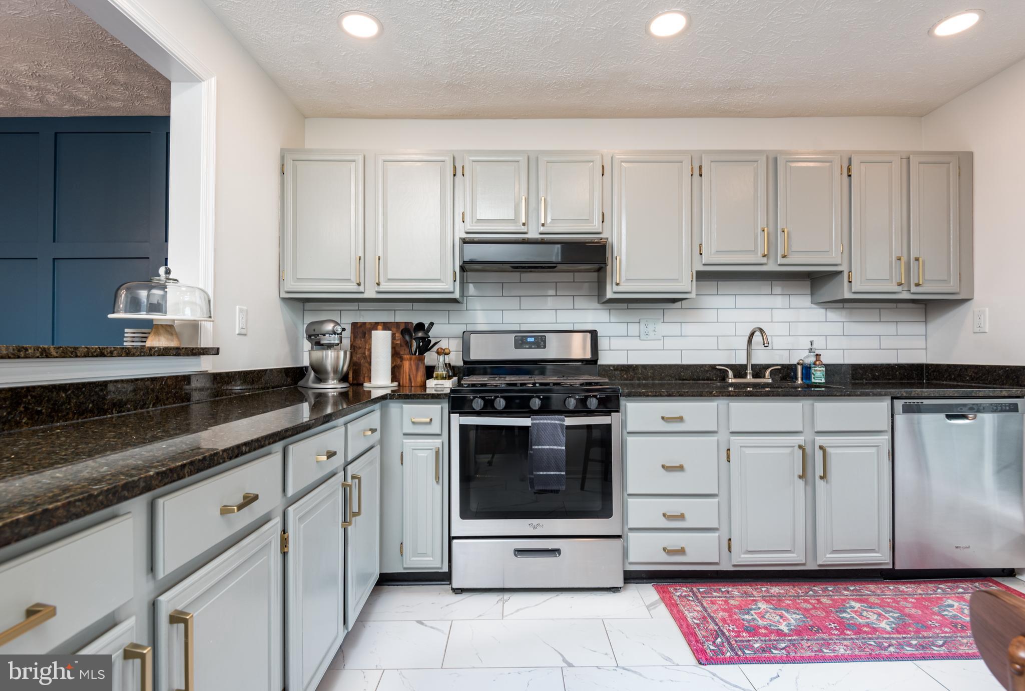 10065 Oakton Terrace Road, Unit 10065 Oakton, VA 22124 - Photo 8 of 35
