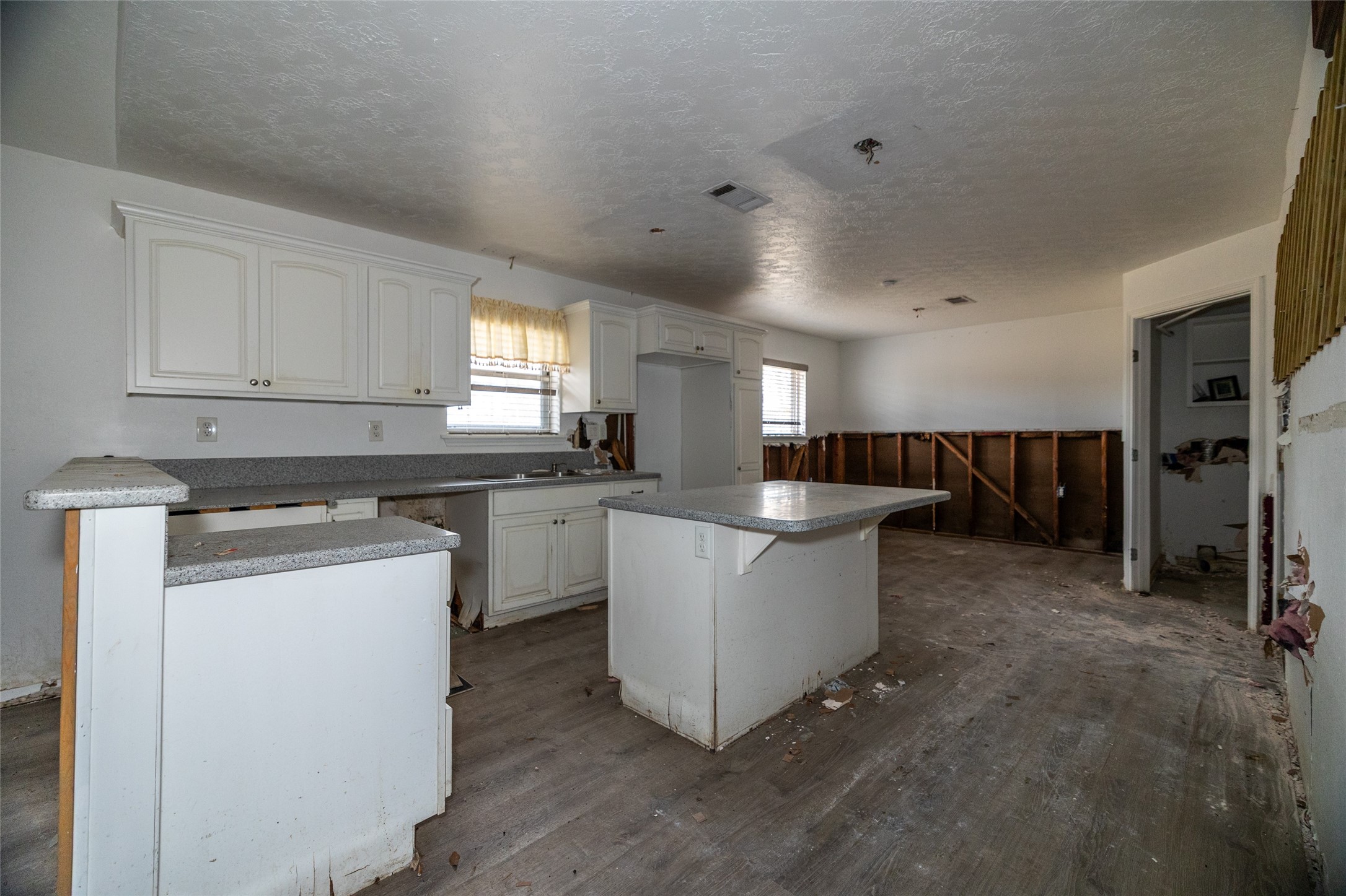 86 County Road 319 Cleveland, TX 77327 - Photo 12 of 24