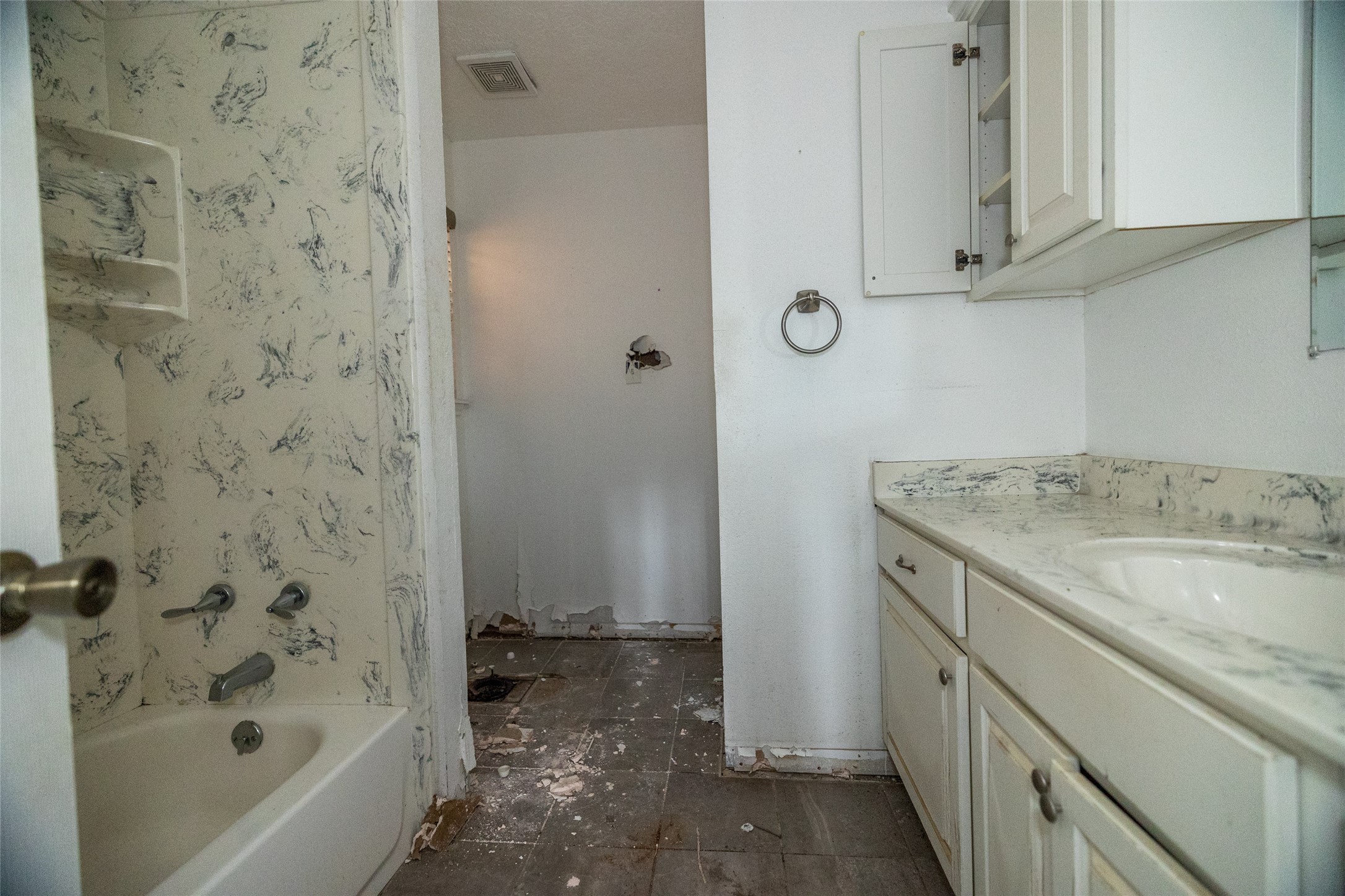 86 County Road 319 Cleveland, TX 77327 - Photo 17 of 24