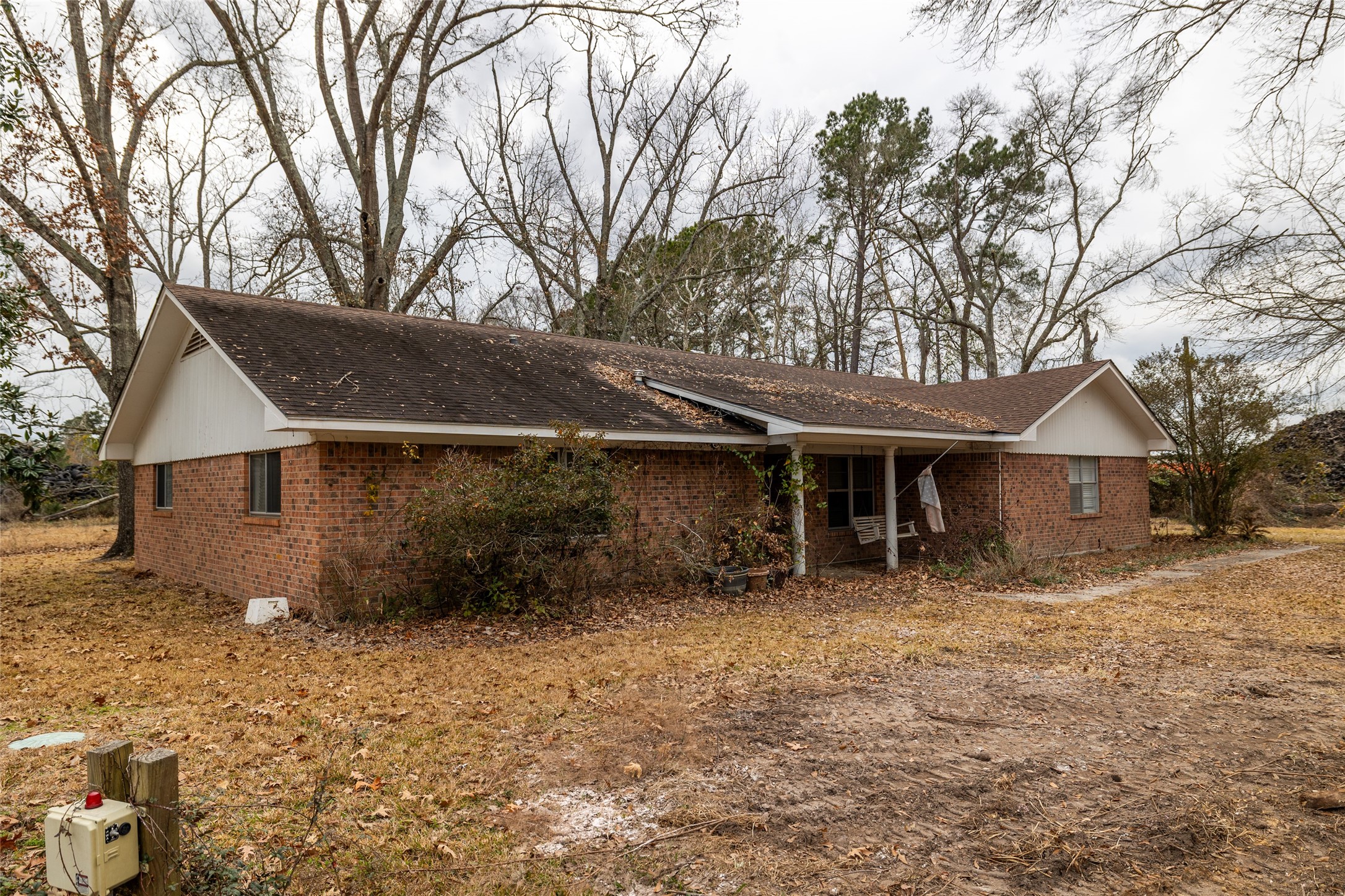 86 County Road 319 Cleveland, TX 77327 - Photo 3 of 24