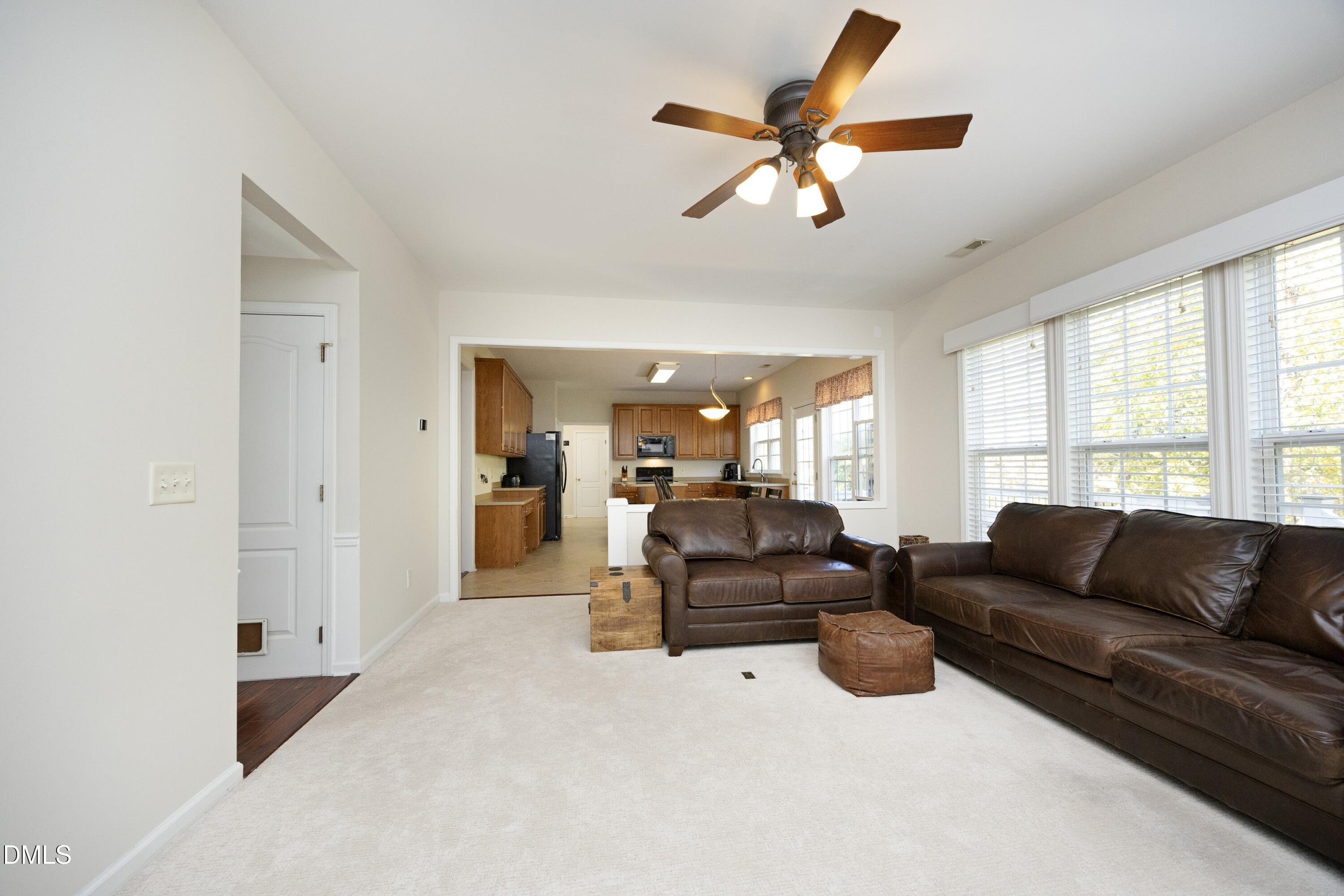 7537 Silver View Lane Raleigh, NC 27613 - Photo 11 of 50 10Living