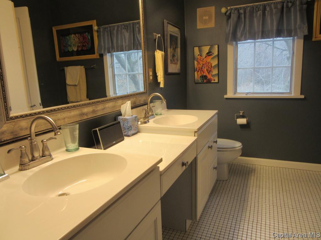 55 Forest Ridge Springfield, IL 62712 - Photo 16 of 26 Gallery Image 16