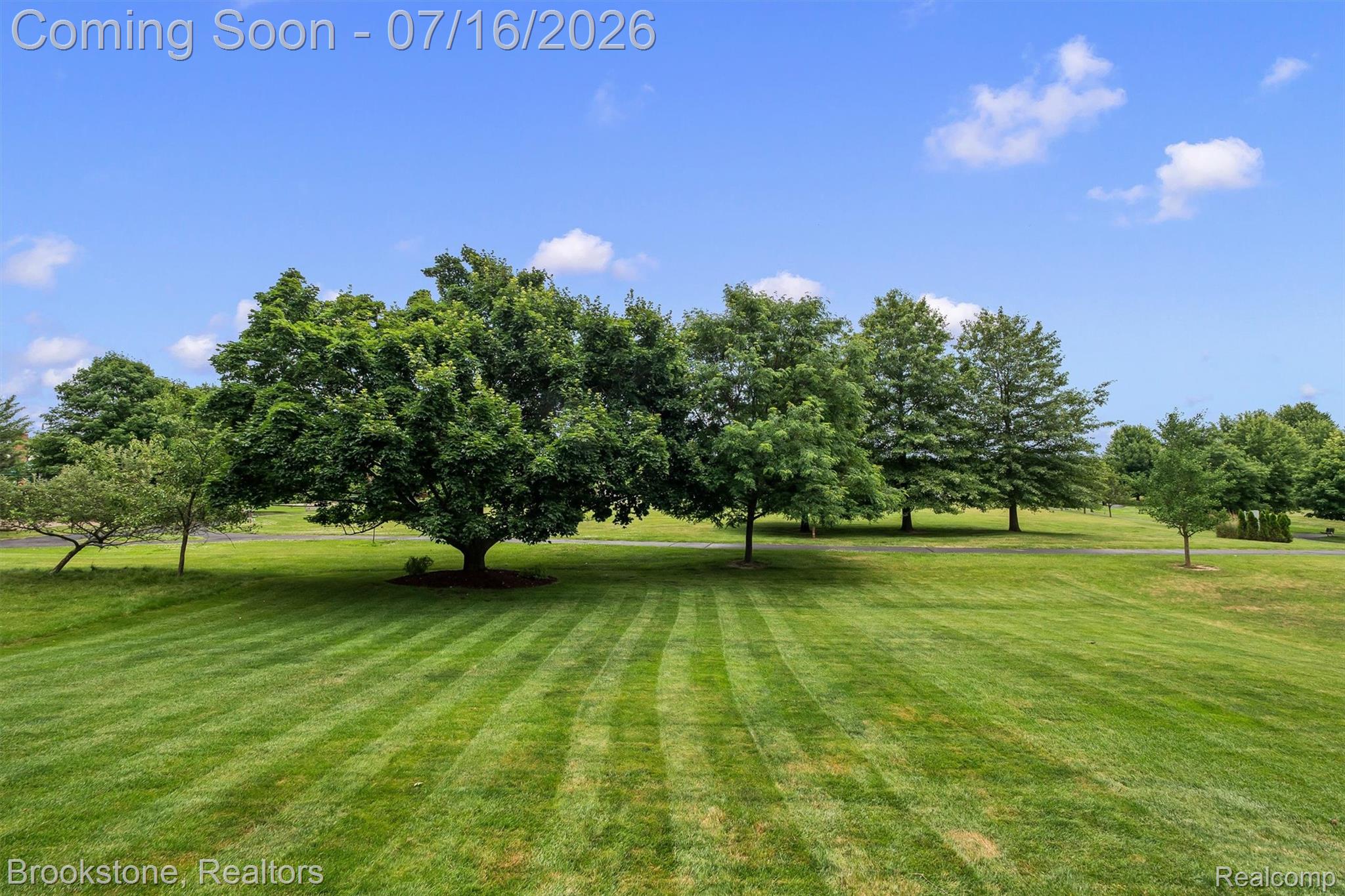 1694 Foresthill Drive Rochester, MI 48306 - Photo 47 of 55 51-Foresthill-44.jpg
