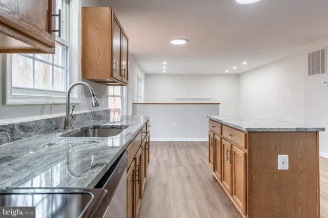 $524,900 | 4536 Forestburg Lane, Triangle, VA 22172