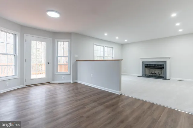 $524,900 | 4536 Forestburg Lane, Triangle, VA 22172