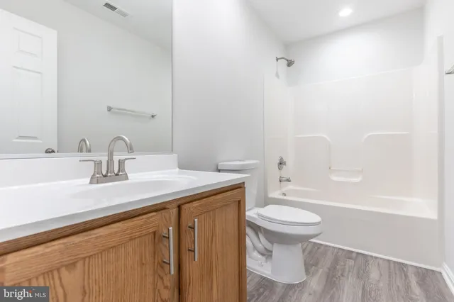 $524,900 | 4536 Forestburg Lane, Triangle, VA 22172