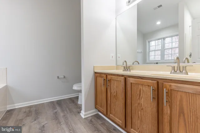 $524,900 | 4536 Forestburg Lane, Triangle, VA 22172