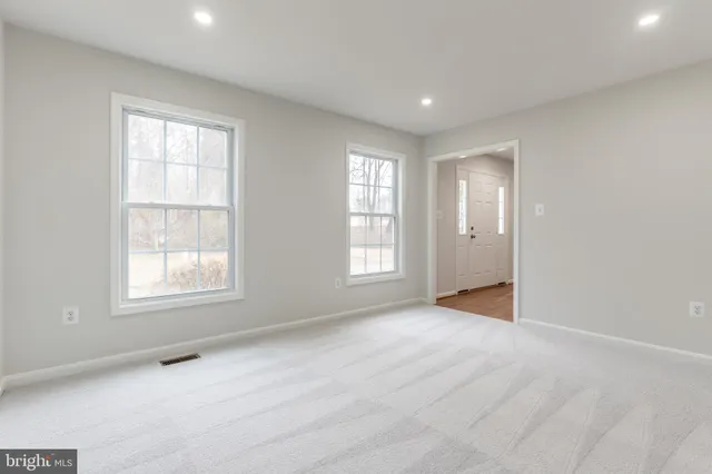 $524,900 | 4536 Forestburg Lane, Triangle, VA 22172