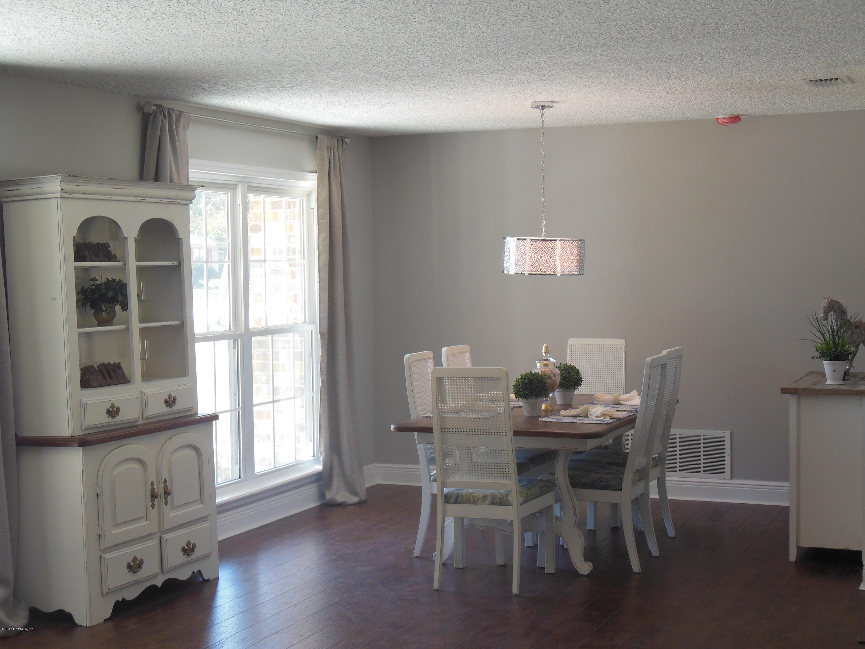 277 Foxridge Road Orange Park, FL 32065 - Photo 6 of 25 DINING ROOM