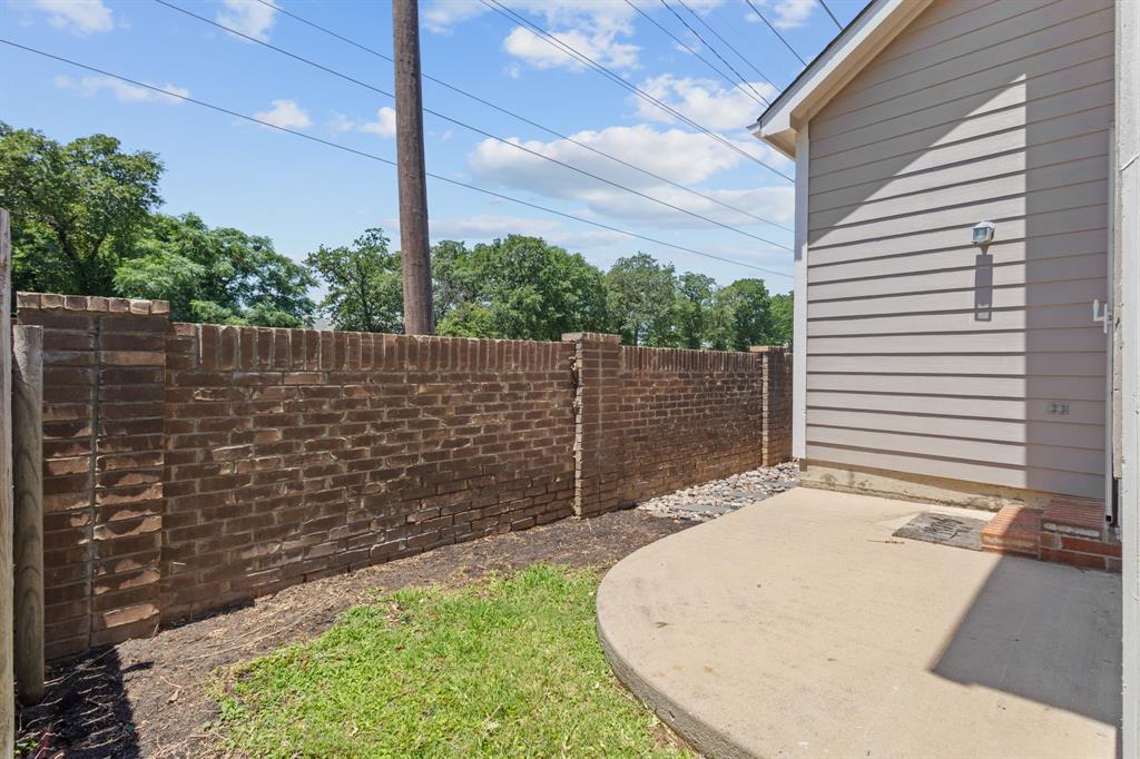 2223 Grizzly Run Lane Euless, TX 76039 - Photo 27 of 30
