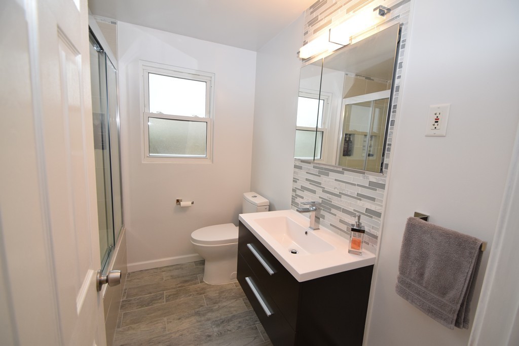 17 Michael Road Randolph, MA 02368 - Photo 8 of 21 Gallery Image 8