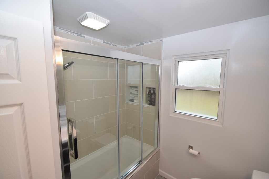 17 Michael Road Randolph, MA 02368 - Photo 9 of 21 Gallery Image 9