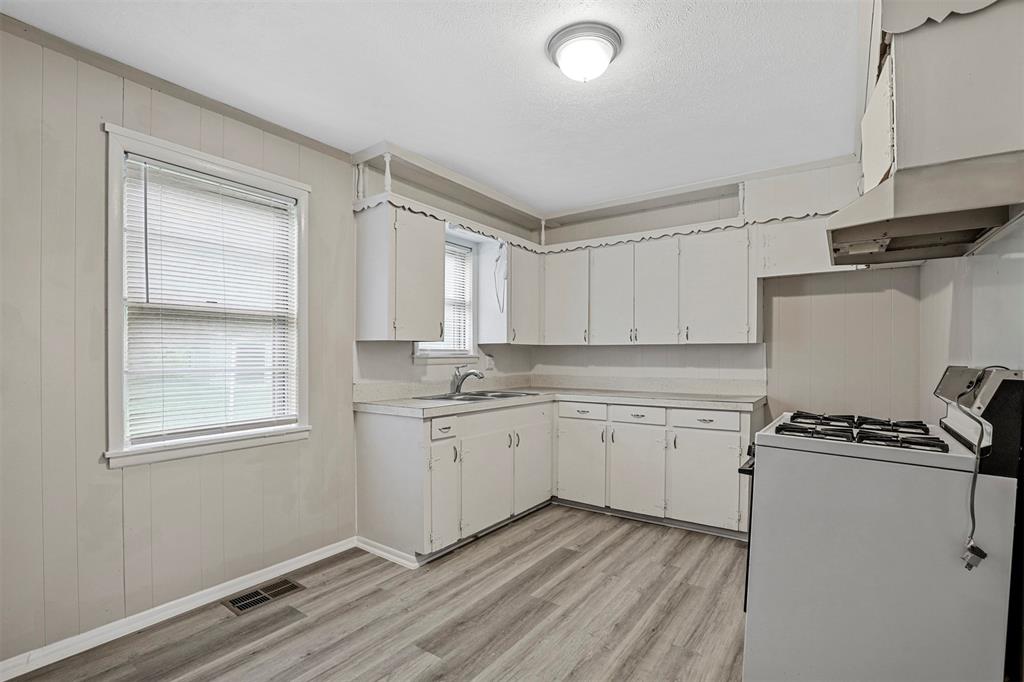 303 West Davis Street Blue Ridge, TX 75424 - Photo 5 of 12