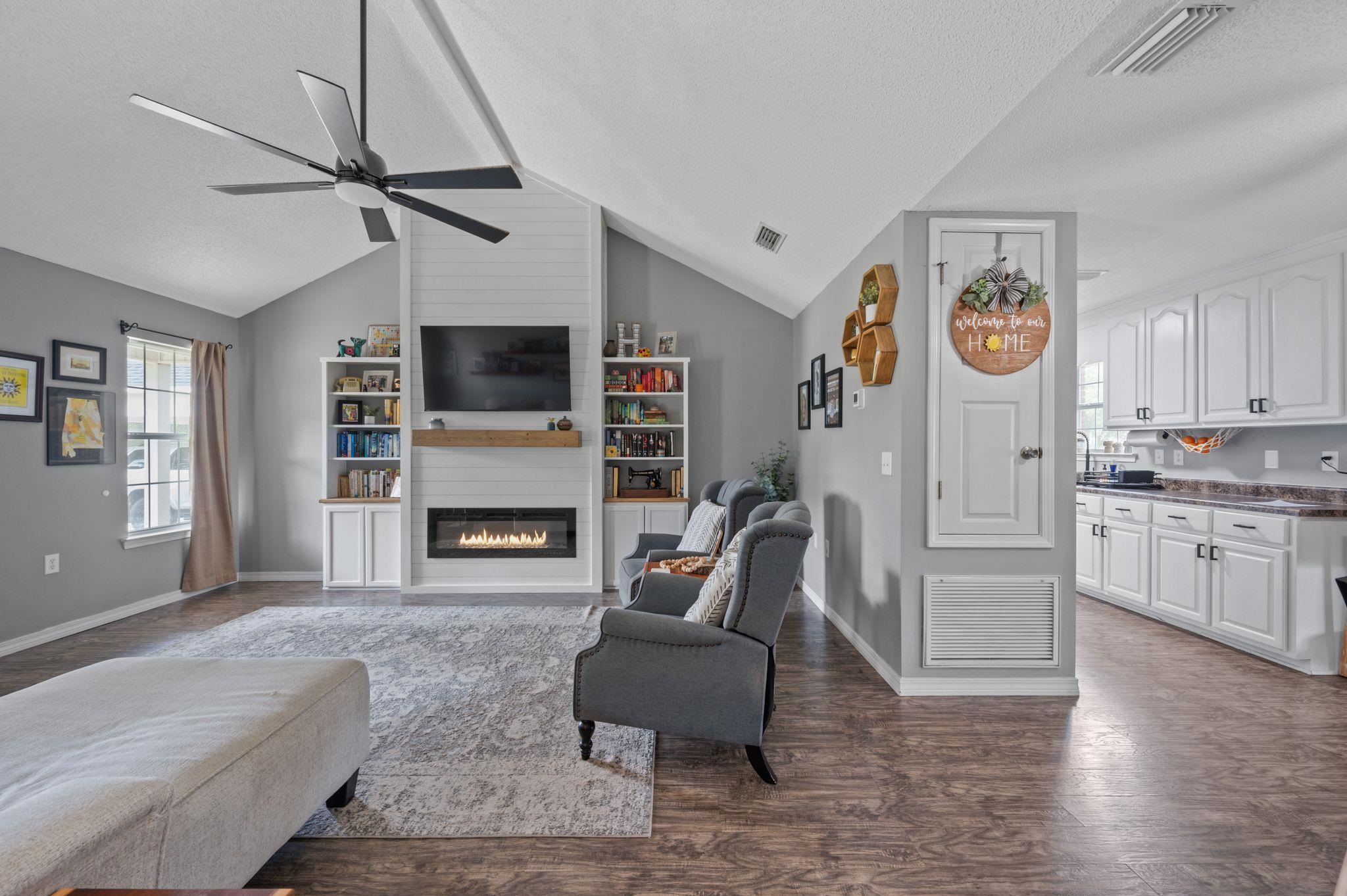 15747 Dogwood Road Bay Minette, AL 36507 - Photo 10 of 43 Living Room