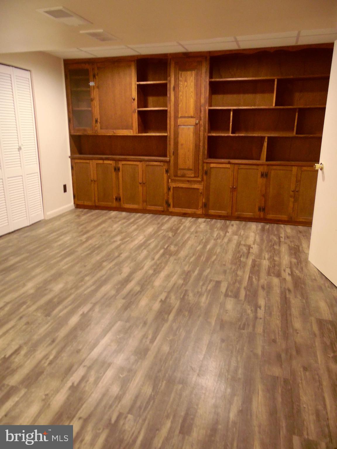 12406 Gramlich Road Southwest Cumberland, MD 21502 - Photo 28 of 48 Beautiful built-ins