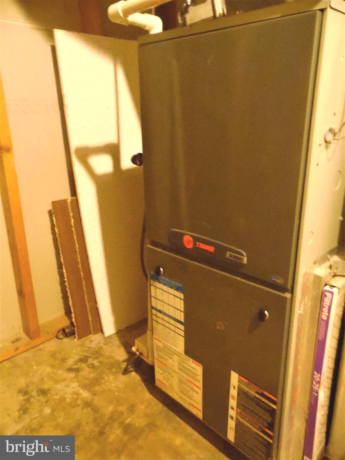 12406 Gramlich Road Southwest Cumberland, MD 21502 - Photo 36 of 48 Comfort Air furnace humidifier