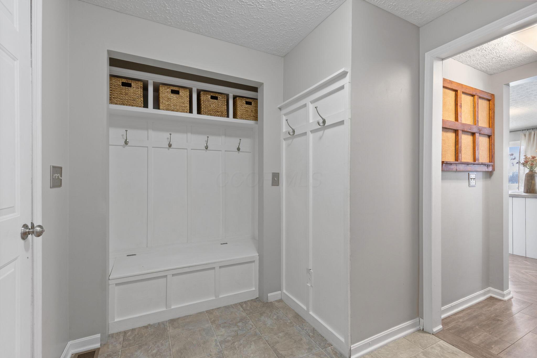 12019 Dunham Road Mount Vernon, OH 43050 - Photo 19 of 44 Mudroom