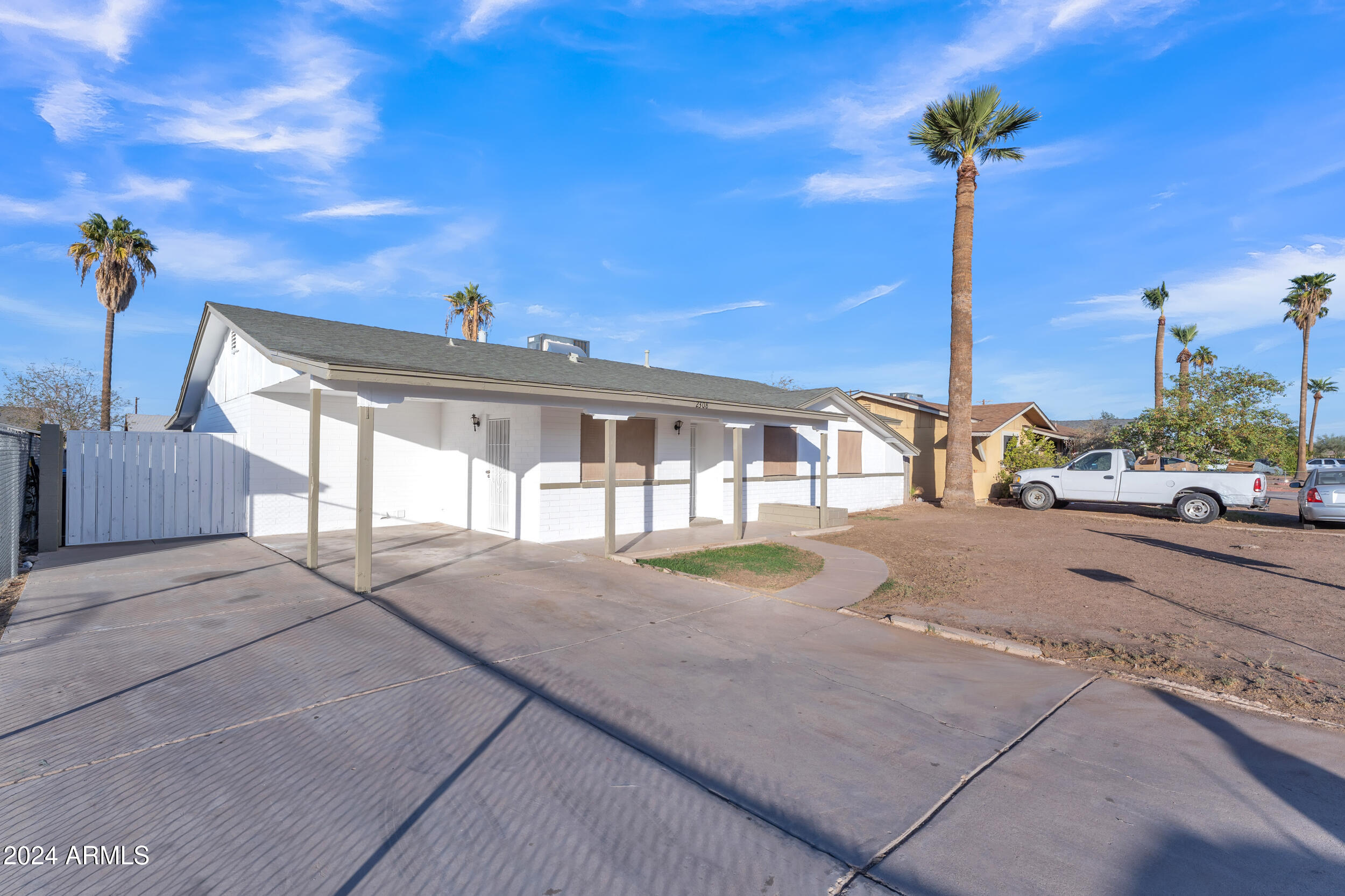 2308 East Chipman Road Phoenix, AZ 85040 - Photo 1 of 26 Front