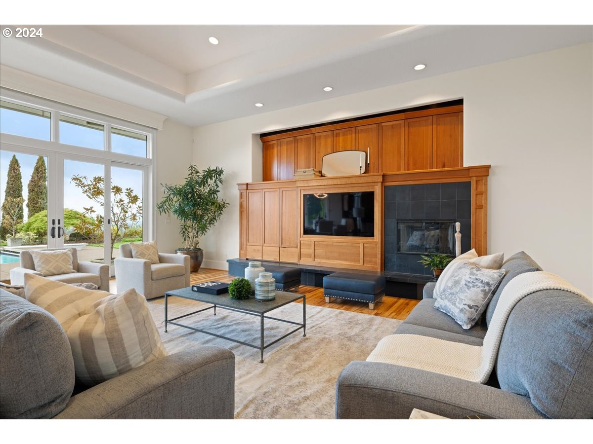 9430 Northwest Kaiser Road Portland, OR 97231 - Photo 23 of 48