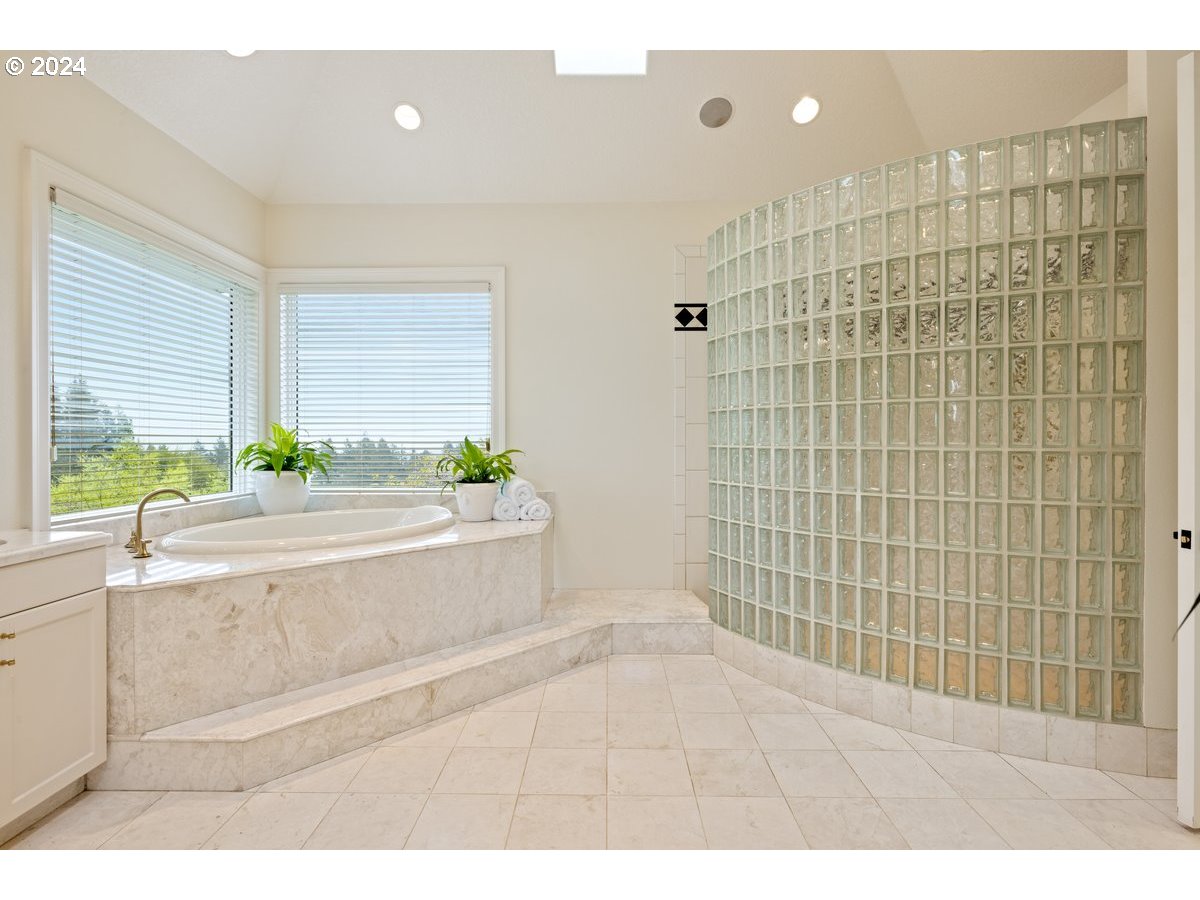 9430 Northwest Kaiser Road Portland, OR 97231 - Photo 31 of 48