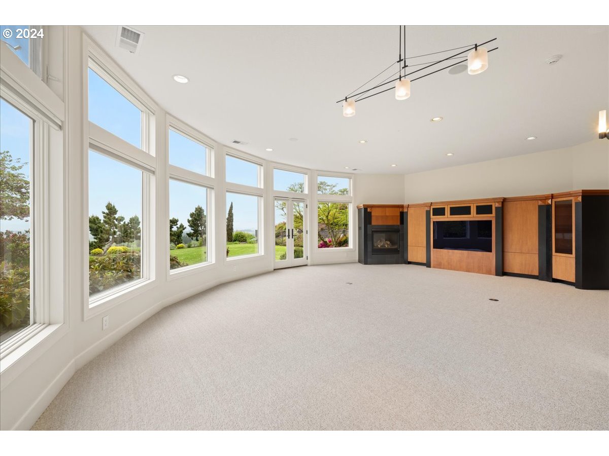 9430 Northwest Kaiser Road Portland, OR 97231 - Photo 36 of 48