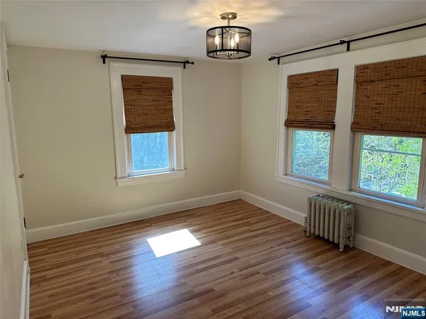 $3,000 | 515 B Farview Street, Unit B, Ridgewood, NJ 07450