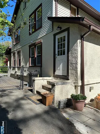 $3,000 | 515 B Farview Street, Unit B, Ridgewood, NJ 07450