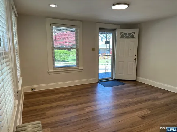 $3,000 | 515 B Farview Street, Unit B, Ridgewood, NJ 07450